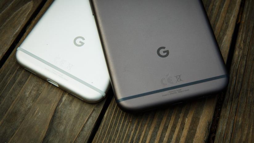 Bonito e Sargo, i nomi in codice dei due smartphone di fascia media di Google Foto della scocca posteriore di Google Pixel e Pixel XL
