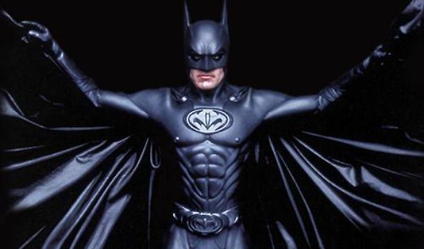 I capezzoli di Batman Il costume di George Clooney nel film Batman & Robin