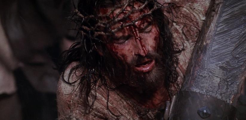 La passione di Cristo, gli aneddoti sul film di Mel Gibson Jim Caviezel in una scena del film