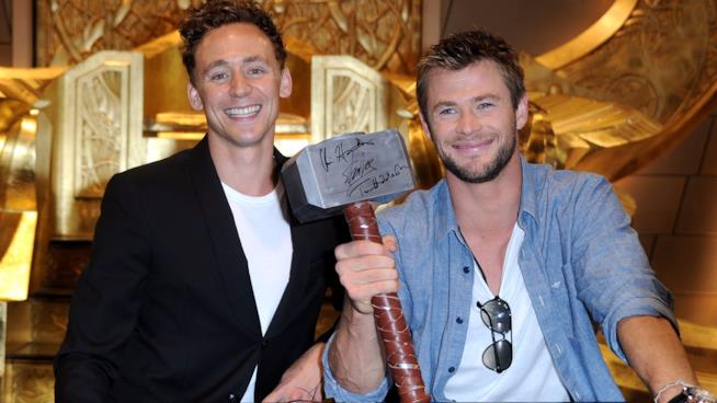 Thor e Loki hanno fatto visita ai piccoli pazienti di un ospedale di Brisbane, in Australia Tom Hiddleston e Chris Hemsworth presentano i loro personaggi Loki e Thor al Comic-Con del 2010