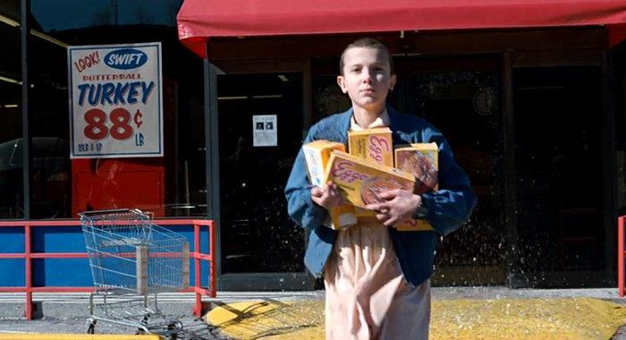 Stranger Things, i fan invadono le location reali Undici ruba gli Eggo