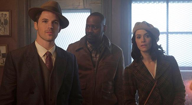 Le riprese di Timeless si spostano in California Wyatt, Rufus e Lucy nella 1x01 di Timeless