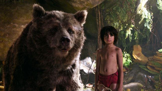 Mowgli incontra King Louie in un video a 360° Baloo e Mowgli nel Libro della Giungla di Disney