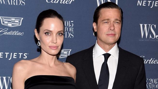 Brad Pitt parla del divorzio da Angelina Jolie e arrivano le prime reazioni dei colleghi vip Brad Pitt e Angelina Joie sul red carpet quando erano sereni
