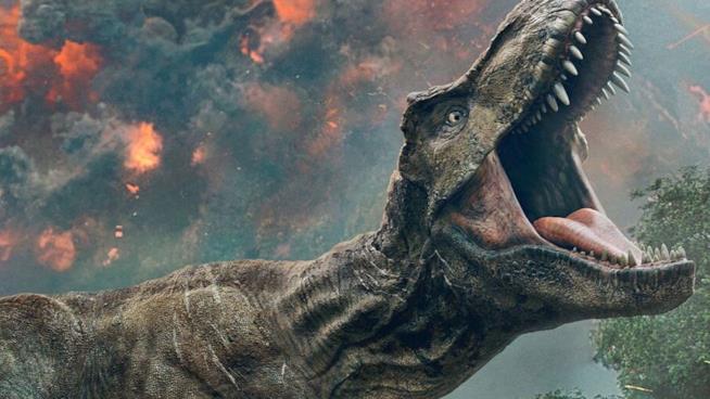 Jurassic World: Il Regno Distrutto, rivelata una sequenza tagliata per un personaggio gay Il T-Rex in un'immagine ufficiale di Jurassic Park: Il Regno Distrutto