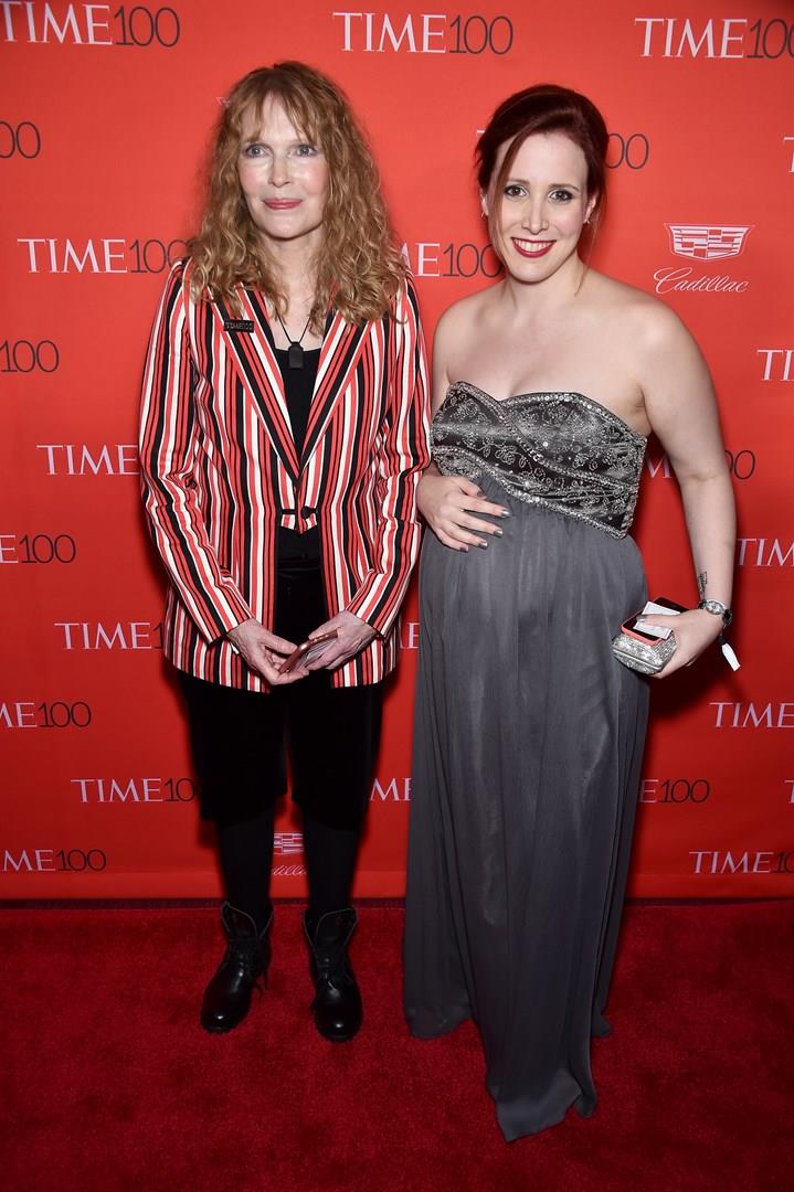 Dylan Farrow con la madre Mia Dylan Farrow con la madre Mia sul red carpet