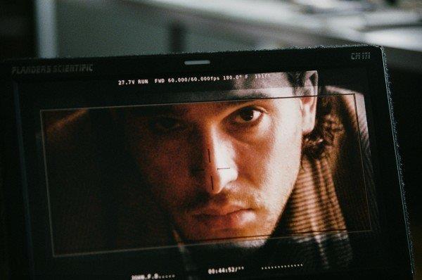 Kit Harington nel cast di La mia vita con John F. Donovan L'intenso sguardo in macchina di Kit Harington