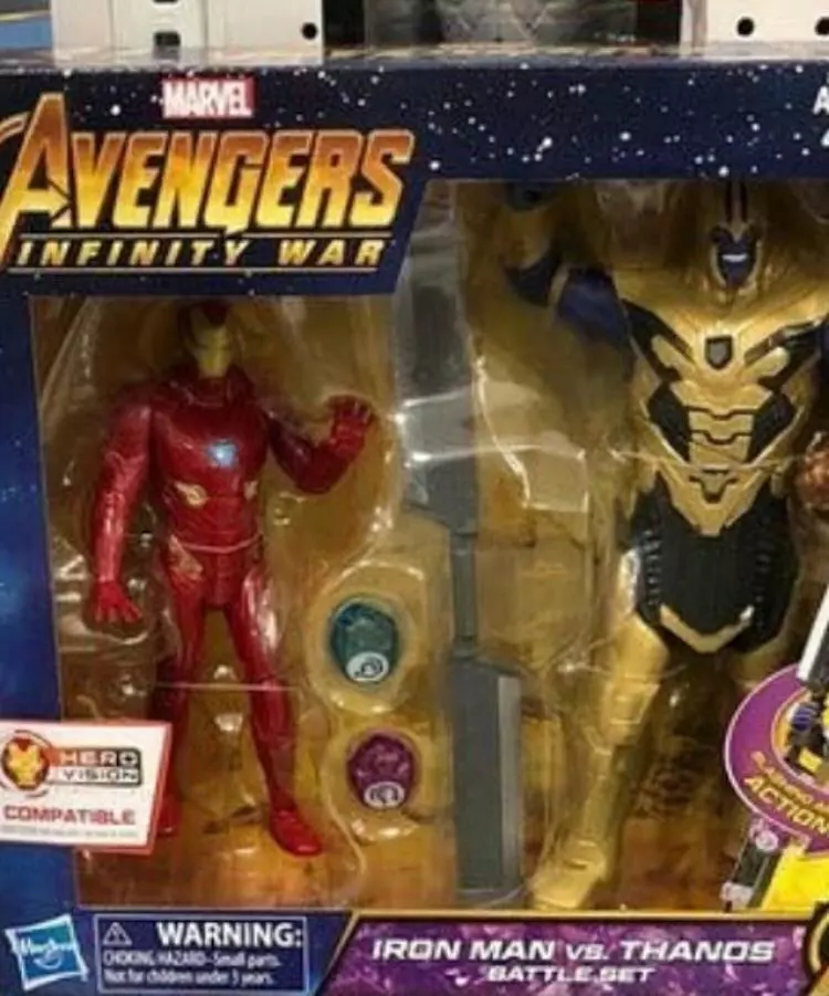 Thanos in armatura nei giocattoli Hasbro Thanos in armatura e Iron Man nei giocattoli Hasbro
