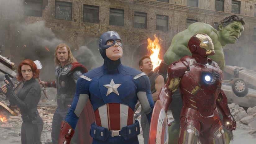 Il tatuaggio dei 6 Avengers originali: il significato decifrato dai fan I 6 Vendicatori originali riuniti in un'immagine di The Avengers