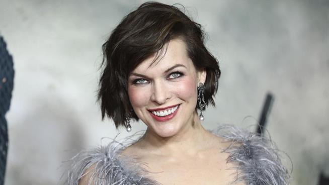 Monster Hunter: primi dettagli sul film, Milla Jovovich nel cast Una sorridente Milla Jovovich a Cannes