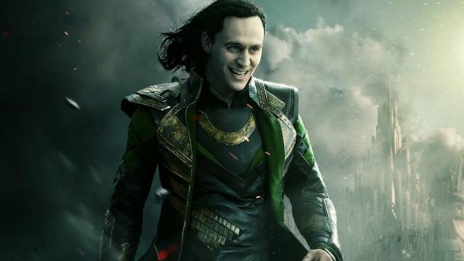 Disney lancerà serie TV dedicate a Loki, Scarlet Witch e altri personaggi con gli attori originali Loki in un'immagine promozionale dei Marvel Studios