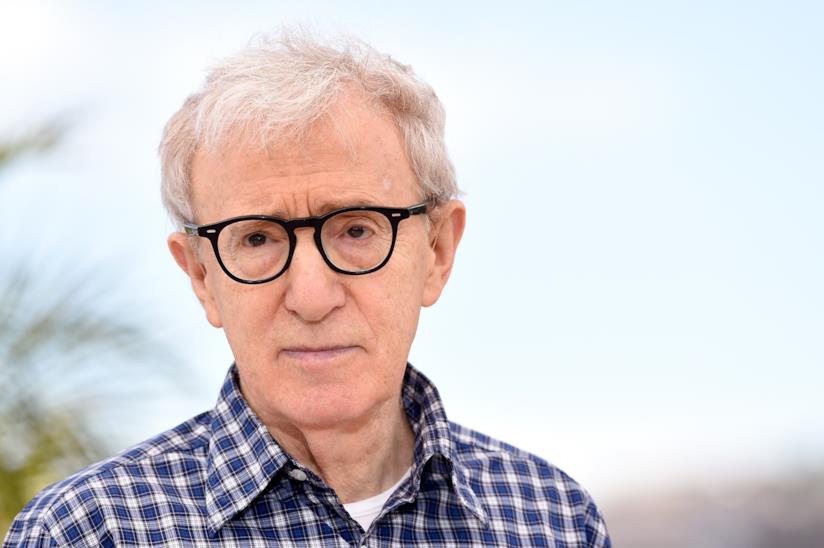 Woody Allen e le nuove accuse: relazione adultera con una minorenne Woody Allen in primo piano