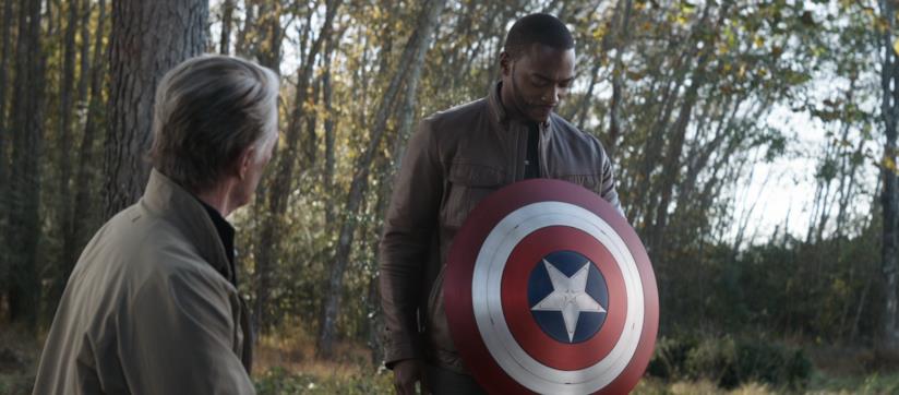 Avengers: Endgame, Anthony Mackie ha scoperto di essere il nuovo Captain America da uno spoiler di Chris Evans Il momento della consegna dello scudo di Captain America a Sam Wilson in Avengers: Endgame