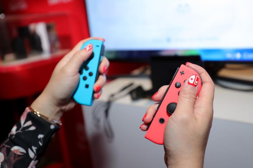 Arriva Nintendo Switch Online, l'abbonamento per utenti Switch I Joy-Con, iconici controller estraibili di Nintendo Switch
