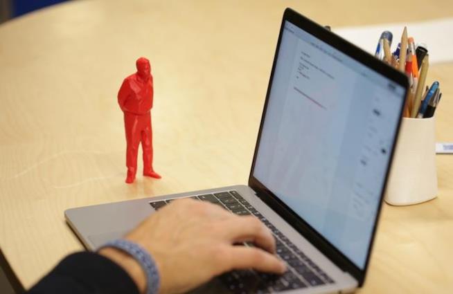 L'Umarell da scrivania del Natale 2017 Umarel da scrivania 3D di The Fab Lab