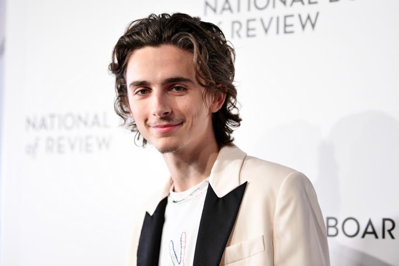 Il nuovo look di Timothée Chalamet divide i fan Timothée Chalamet fotografato ai National Board of Review Awards