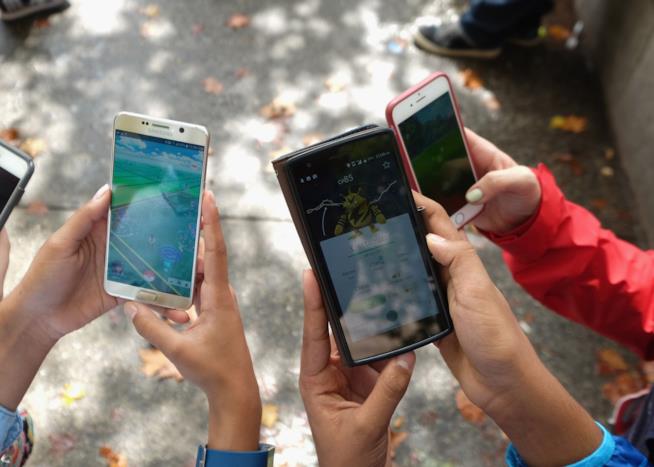 Pokémon GO, il nuovo aggiornamento porta Amici, Scambi e Bonus Amici che giocano a Pokémon GO