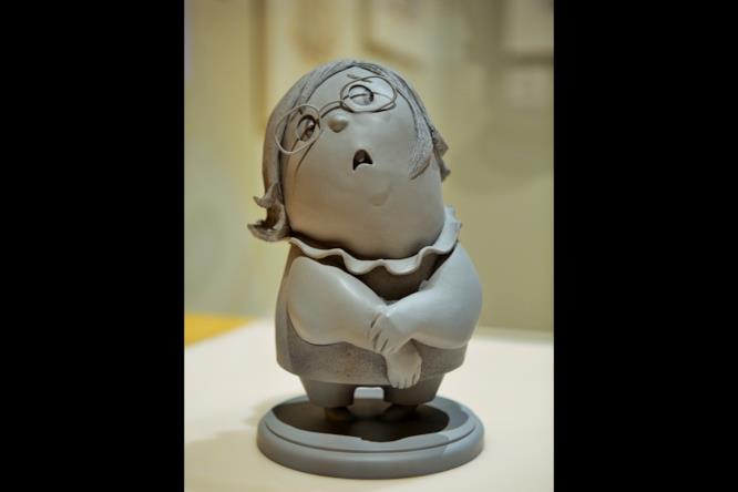 Tristezza la scultura di uno dei personaggi di Inside Out di Pixar