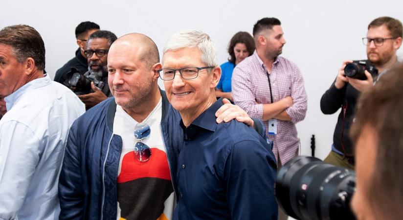 Tim Cook contro il WSJ: l'articolo sull'addio di Jony Ive è 'assurdo' Tim Cook e Jony Ive ad un evento Apple