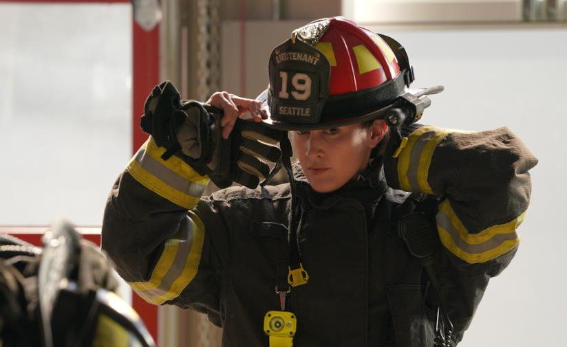 Station 19 dice addio ad uno dei suoi protagonista: ecco cosa è successo nella 3x03! Jaina Lee Ortiz è Andy Herrera, foto dal set di Station 19