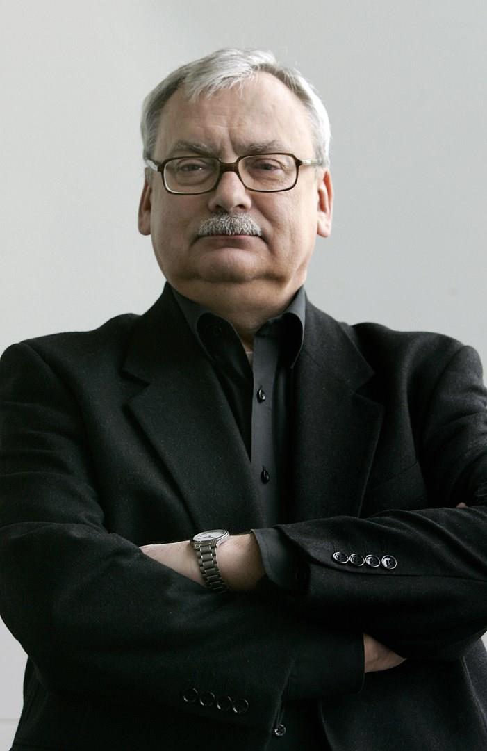 Lucca Comics and Games 2019 accoglierà anche Andrzej Sapkowski Un mezzobusto dello scrittore Andrzej Sapkowski