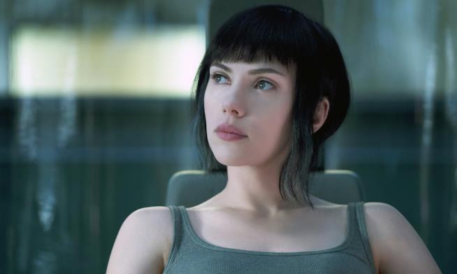 Ghost in the Shell, la recensione: Scarlet Johansson diventa il maggiore Scarlett Johansson in Ghost in the Shellì