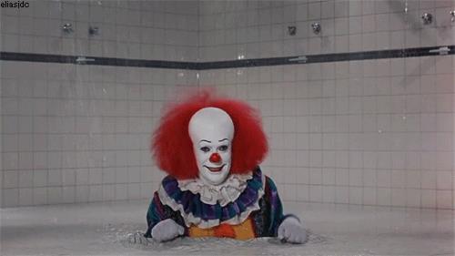 Pennywise Pennywise nelle docce