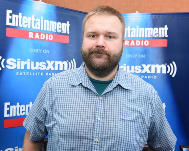 Robert Kirkman rivela alcuni segreti di The Walking Dead Robert Kirkman posa per un fotografo
