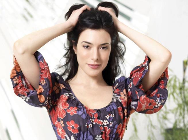 Jaime Murray, la sexy Lila Tournay di Dexter, sarà una fata malefica in C'era un volta Jaime Murray, la sexy Lila di Dexter