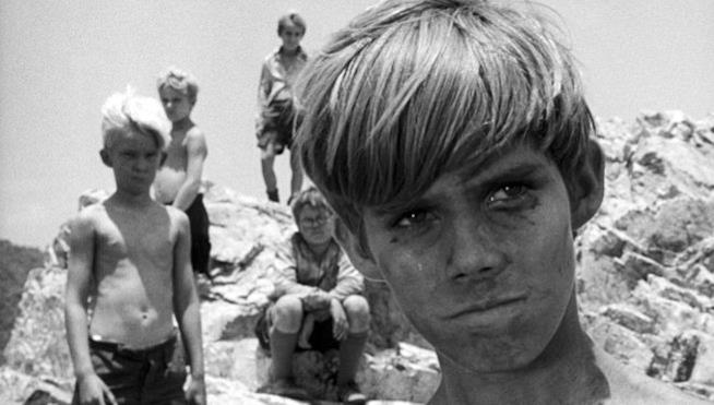 Il signore delle mosche: una scena dal film del 1963 Una scena de Il signore delle mosche (1963)