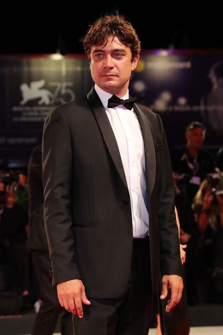 Riccardo Scamarcio Riccardo Scamarcio sul red carpet