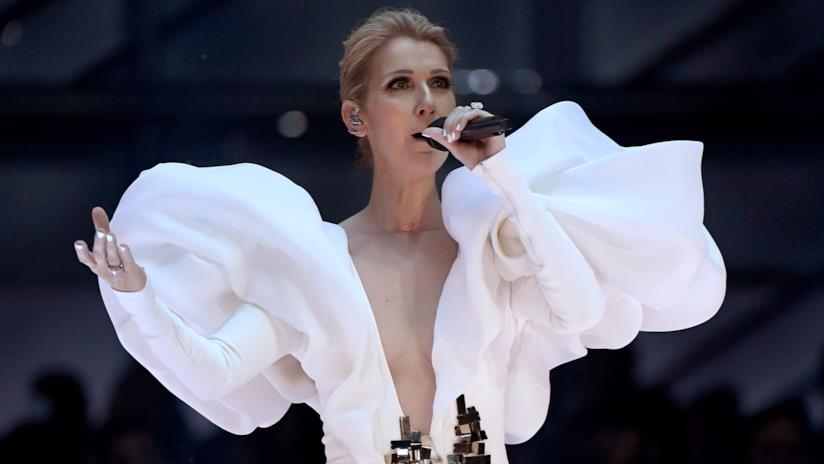 Céline Dion ha emozionato tutti con la performance di My Heart Will Go On ai Billboard Music Awards 2017 Céline Dion durante la performance di My Heart Will Go On ai Billboard Music Awards 2017