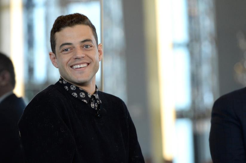 Rami Malek nel film su Freddie Mercury: nuova foto L'attore Rami Malek