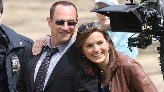 Mariska Hargitay e Chris Meloni Mariska Hargitay e Chris Meloni, sul set