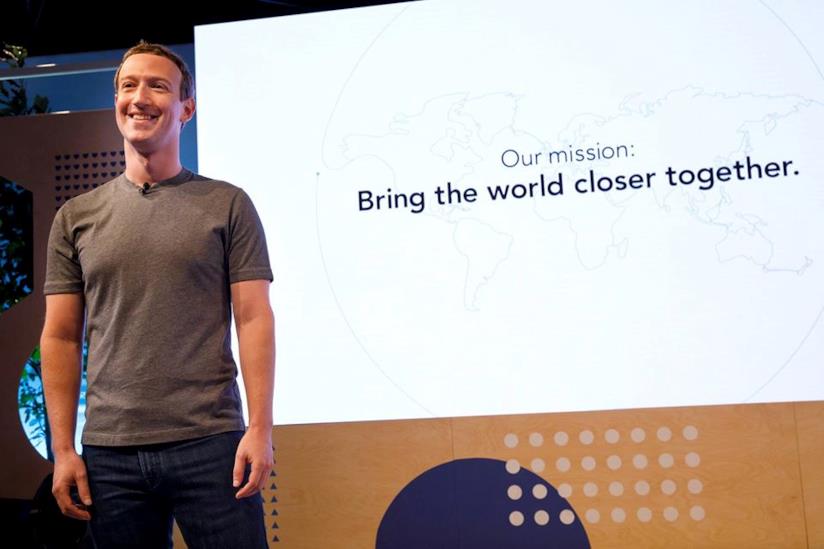 COVID-19: i server di Facebook messi in ginocchio dalle videochiamate WhatsApp In primo piano Mark Zuckerberg, fondatore di Facebook