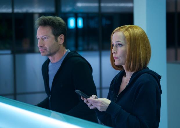 Mulder e Scully in una scena dal settimo episodio di X-Files 11 Mulder e Scully in una scena dall'episodio 11x07