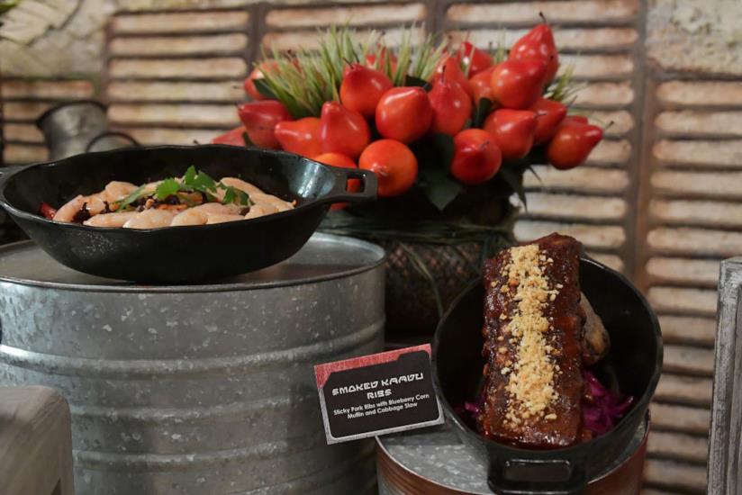 Star Wars: Galaxy's Edge Cookbook: ricettario di piatti intergalattici Star Wars: Galaxy's Edge, i piatti all'attrazione