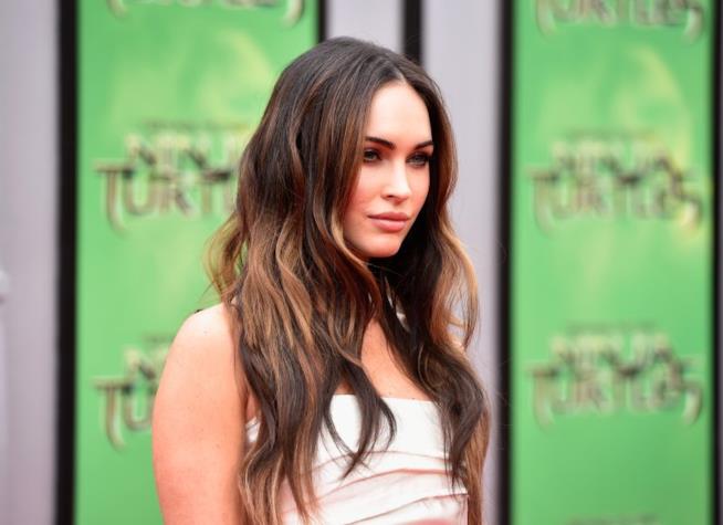 Megan Fox vorrebbe interpretare Poison Ivy in Gotham City Sirens Megan Fox sul red carpet di Tartarughe Ninja - Fuori dall'Ombra