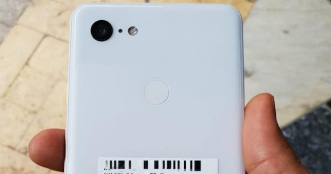 Gli scatti rubati del Google Pixel 3 XL vengono condivisi in rete Google Pixel 3 XL scatti reali