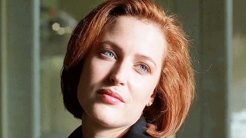 Dana Scully Dana Scully sorride
