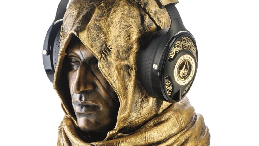Assassin's Creed Origins, Ubisoft annuncia della cuffie in oro da 50mila euro Il busto di Bayek con le cuffie in oro di Assassin's Creed Origins