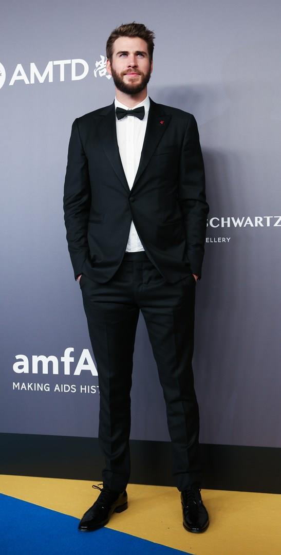 Un elegante Liam Hemsworth Liam Hemsworth ha recitato in un episodio di Le Sorelle McLeod