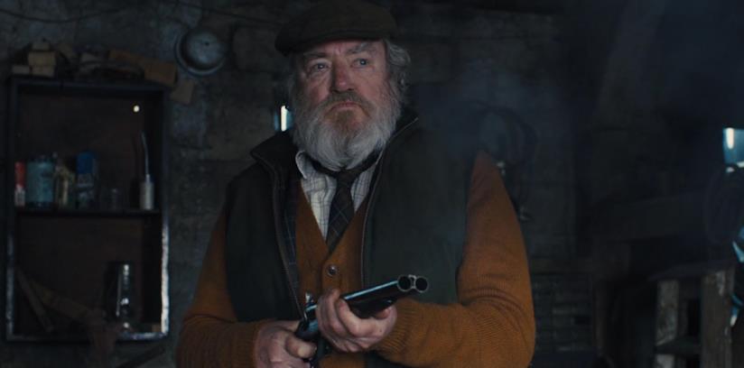 Addio all'attore britannico Albert Finney, tra i suoi film Skyfall e Traffic Albert Finney in una scena di Skyfall