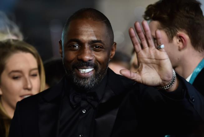 Idris Elba è stato investito del titolo di ufficiale dell'OBE L'attore Idris Elba