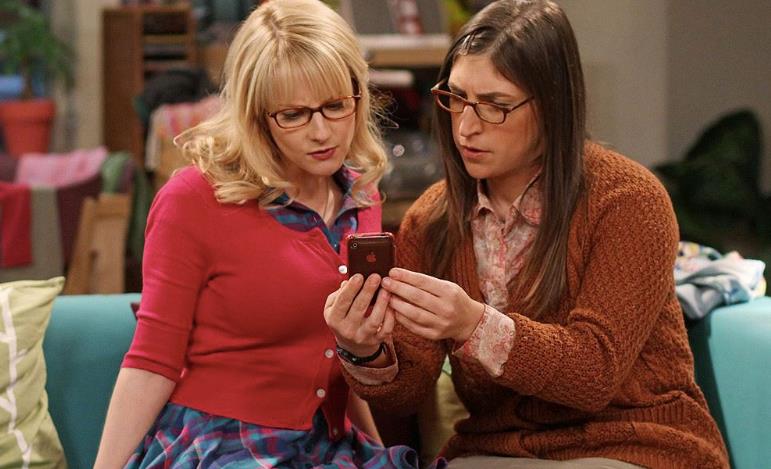 The Big Bang Theory: Melissa Rauch e Mayim Bialik sotto nuovo contratto Melissa Rauch e Mayim Bialik
