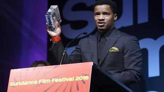 Nate Parker, ritira il premio al Sundance Festival 2016 Nate Parker, con il premio al Sundance Festival 2016