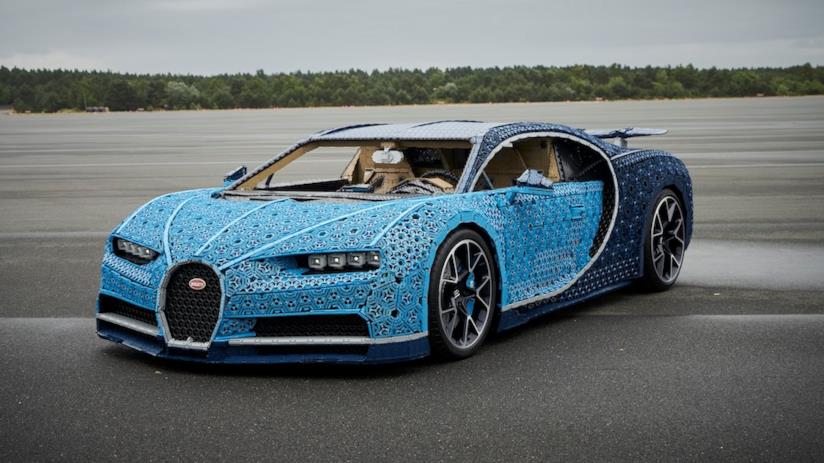 La Bugatti Chiron di LEGO Technic in scala 1:1 funzionante è incredibile! Primo piano del modello LEGO Technic Bugatti Chiron in scala 1:1