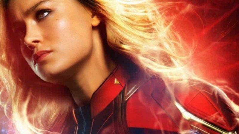 I Russo parlano del problema dei personaggi troppo potenti in Avengers: Endgame e Captain Marvel Un primo piano di Brie Larson nei panni di Captain Marvel nel poster del film