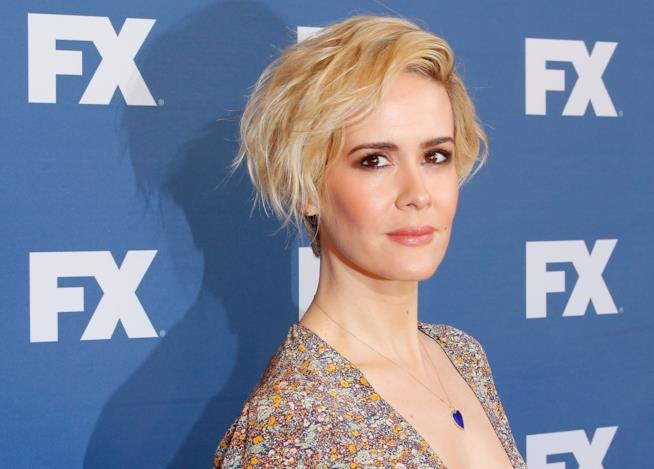 L'attrice Sarah Paulson ha pianto per American Crime Story Sarah Paulson sul red carpet di FX