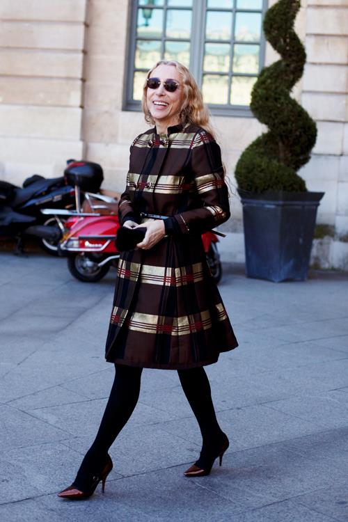 Franca Sozzani Franca Sozzani con un abito marrone e dorato